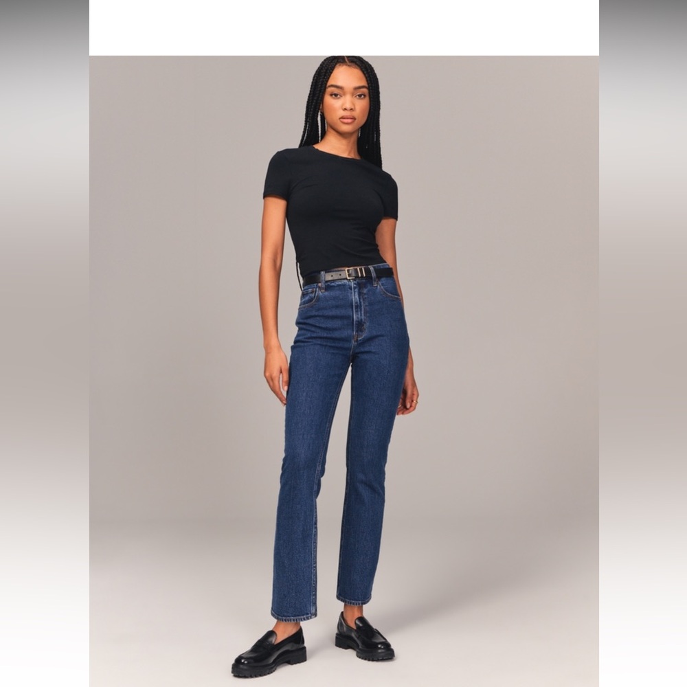 Abercrombie ultra high-rise ankle straight jean. New with tags sz 29